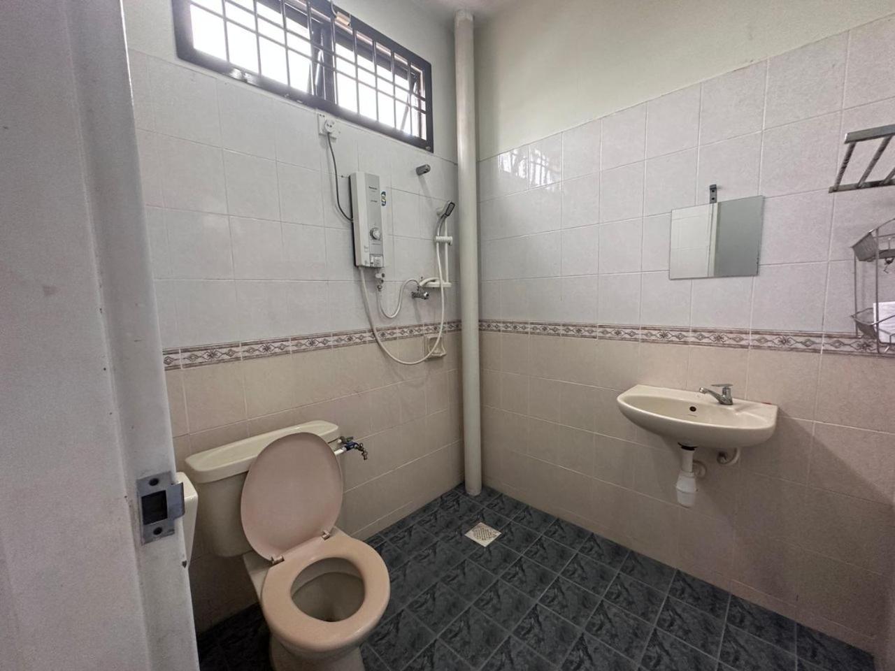 Rumah liburan Desa Tebrau 1 Near Ikea Toppen Peikin Long Sing Helixuan Restaurant Johor Bahru